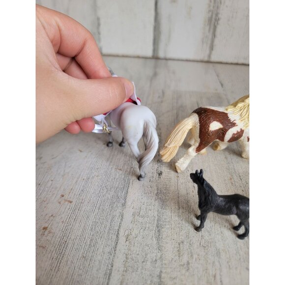Mini farm horses play animal toy set figure variety - Picture 8 of 9